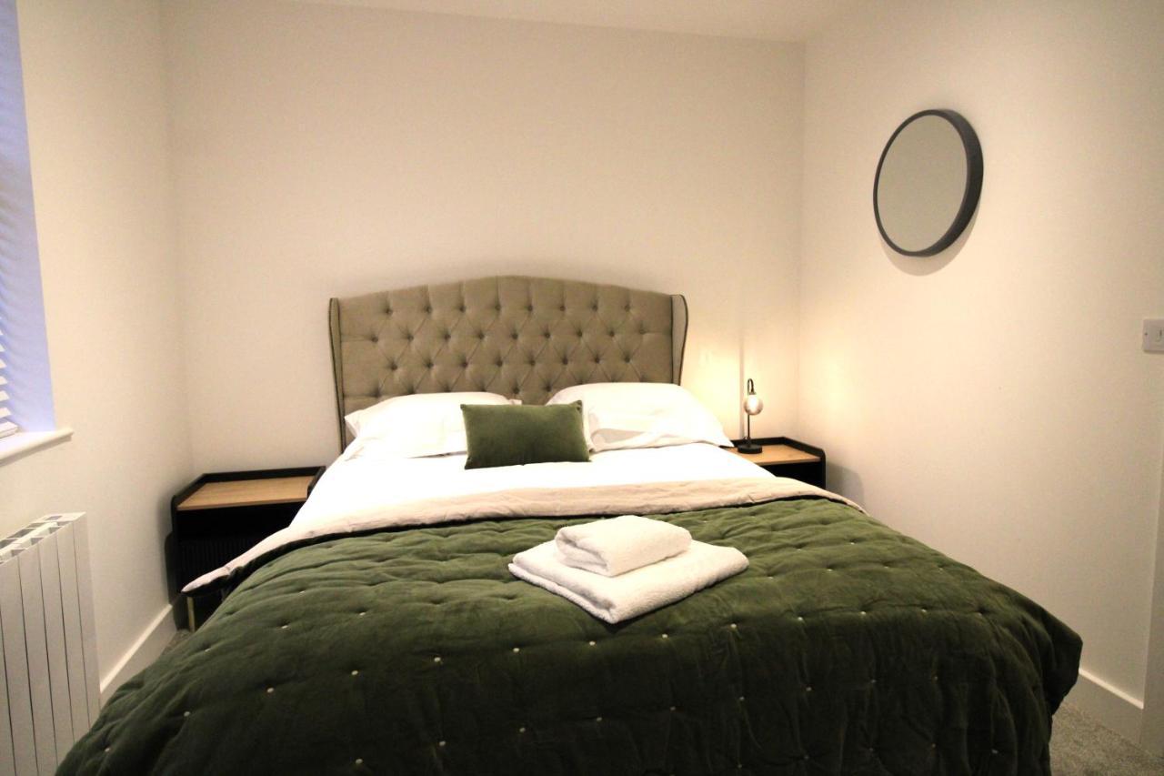 No 10 @Short Stays Basingstoke Kültér fotó