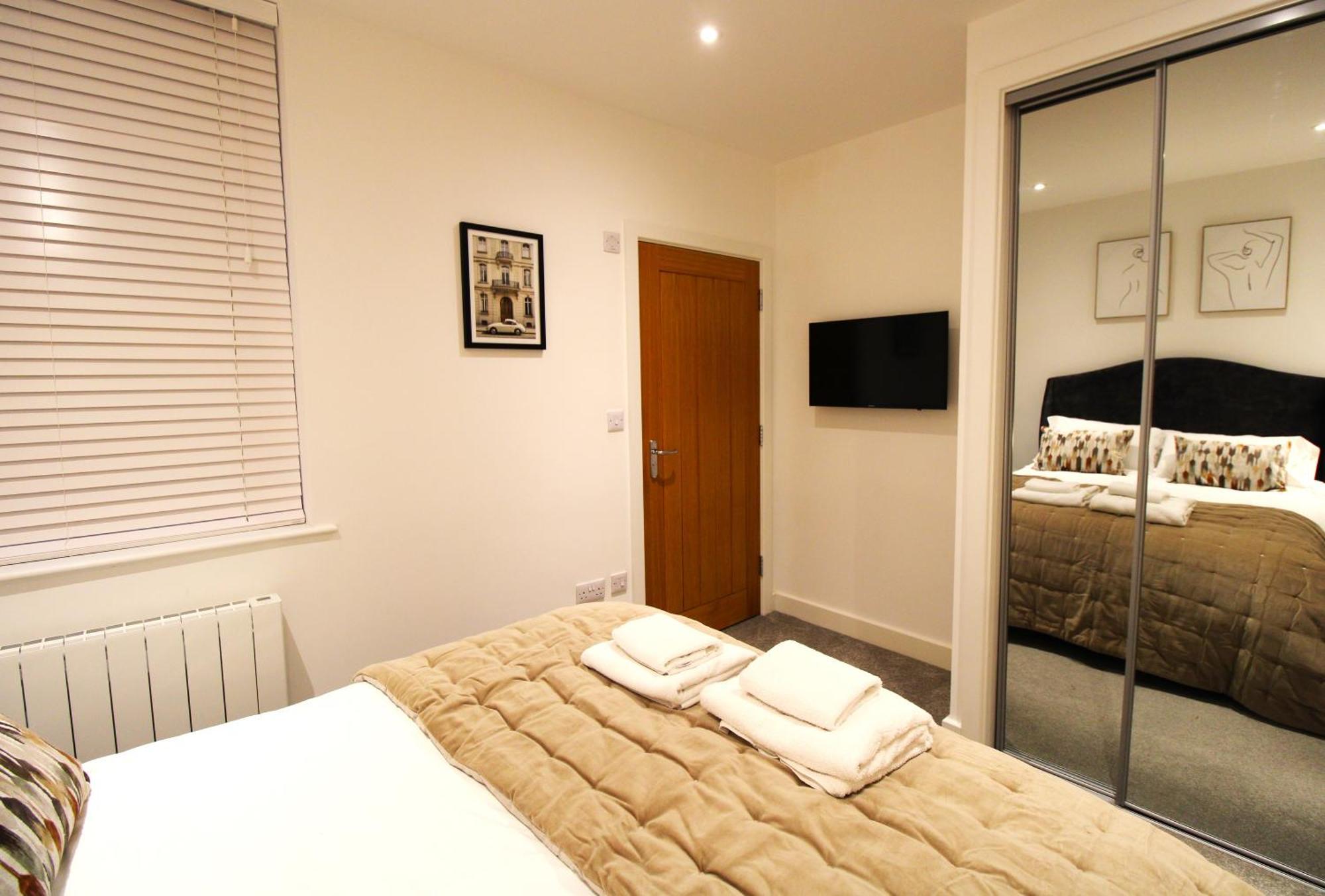 No 10 @Short Stays Basingstoke Kültér fotó