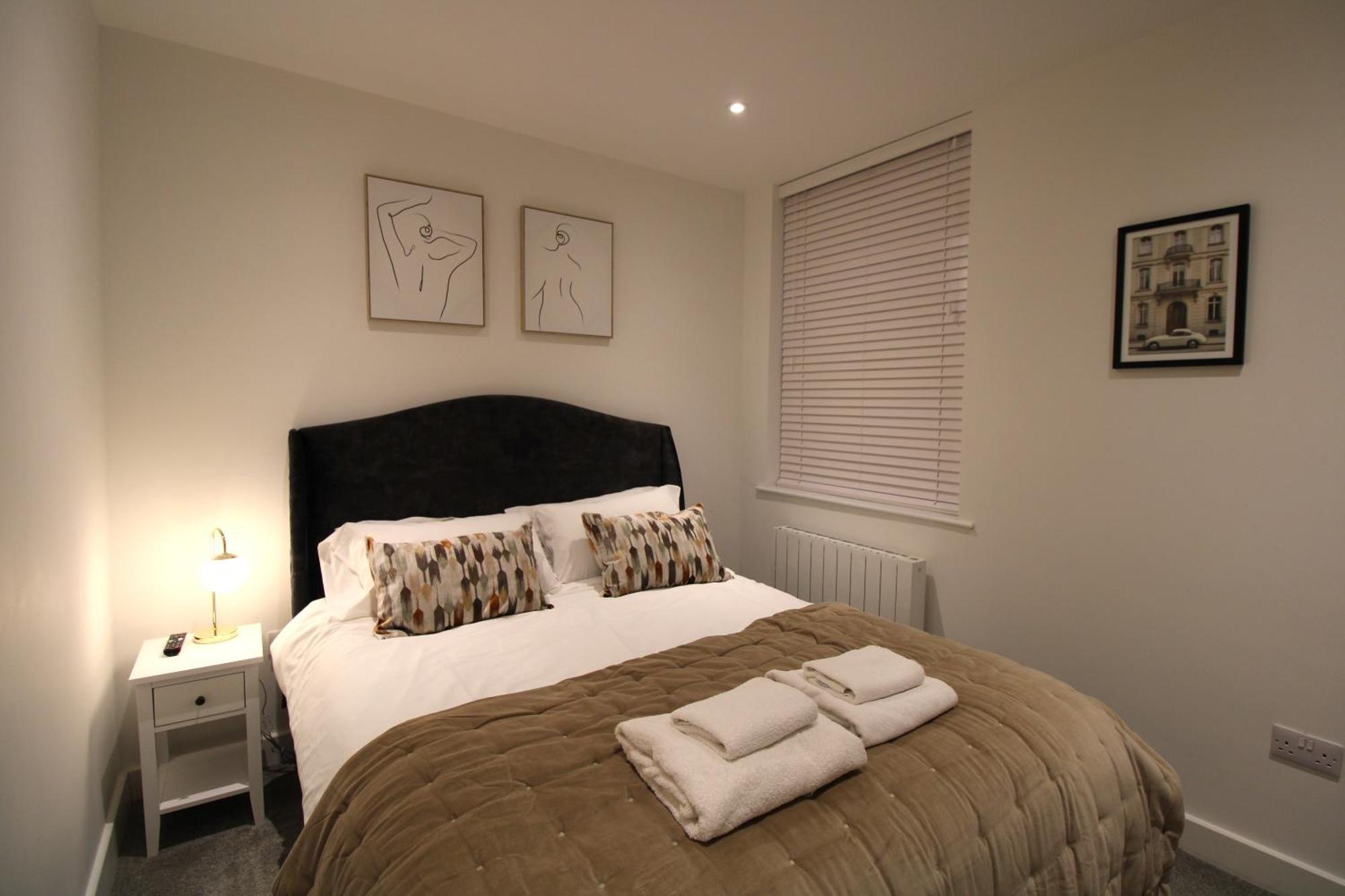 No 10 @Short Stays Basingstoke Kültér fotó