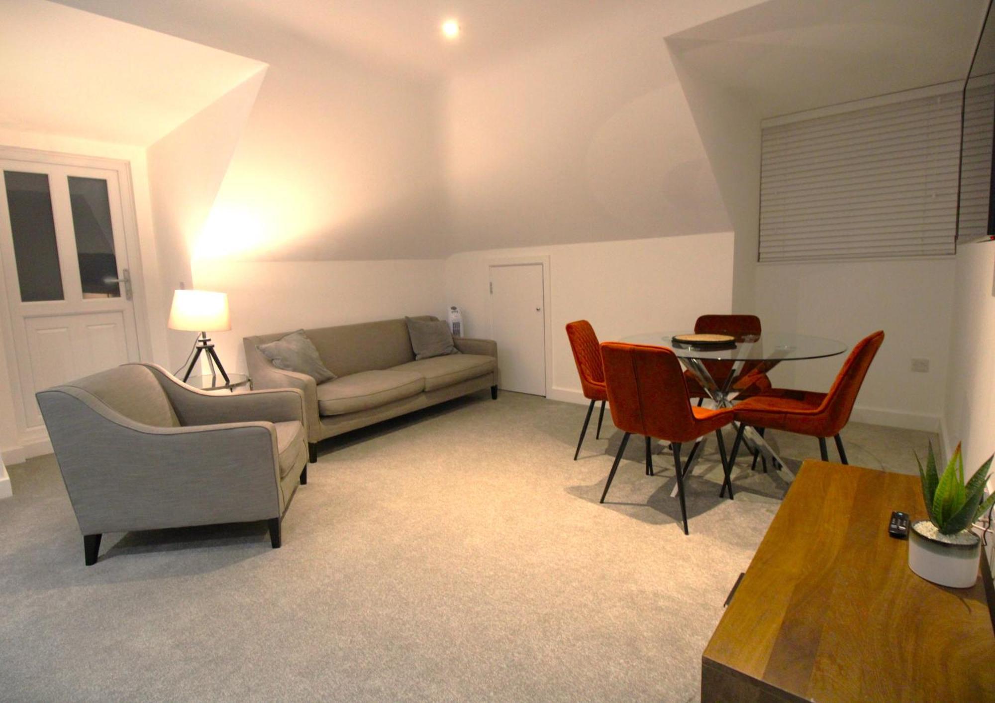 No 10 @Short Stays Basingstoke Kültér fotó
